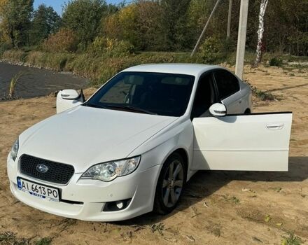 Белый Субару Легаси, объемом двигателя 2.5 л и пробегом 320 тыс. км за 5000 $, фото 1 на Automoto.ua