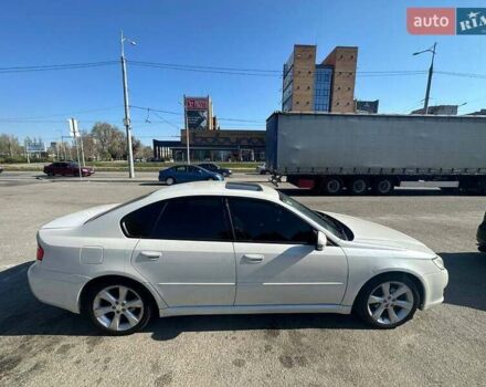 Білий Субару Легасі, об'ємом двигуна 1.99 л та пробігом 250 тис. км за 5800 $, фото 1 на Automoto.ua