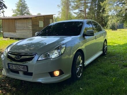 Белый Субару Легаси, объемом двигателя 2 л и пробегом 192 тыс. км за 8300 $, фото 1 на Automoto.ua
