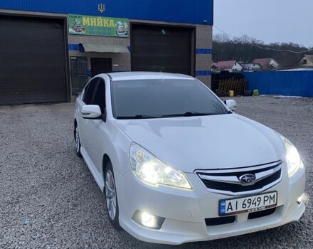Белый Субару Легаси, объемом двигателя 2 л и пробегом 170 тыс. км за 7000 $, фото 1 на Automoto.ua