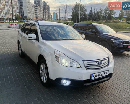 Білий Субару Легасі, об'ємом двигуна 2.46 л та пробігом 250 тис. км за 6500 $, фото 1 на Automoto.ua