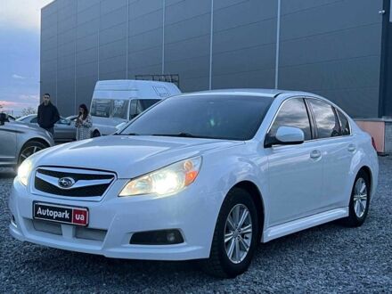 Белый Субару Легаси, объемом двигателя 2.5 л и пробегом 360 тыс. км за 6990 $, фото 1 на Automoto.ua