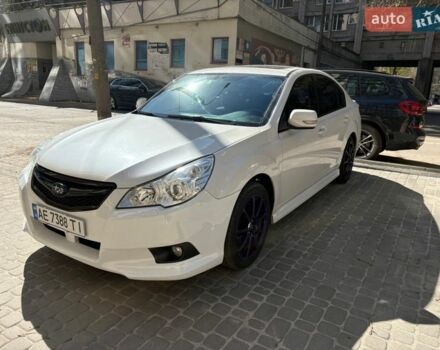 Белый Субару Легаси, объемом двигателя 1.99 л и пробегом 237 тыс. км за 7800 $, фото 1 на Automoto.ua