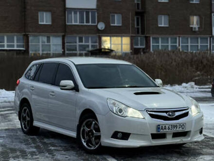 Білий Субару Легасі, об'ємом двигуна 2 л та пробігом 225 тис. км за 8500 $, фото 1 на Automoto.ua