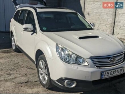 Субару Легаси 2011 в Виннице на Automoto.ua Белый Субару Легаси, объемом двигателя 2 л и пробегом 240 тыс. км за 9500 $, фото 1 на Automoto.ua