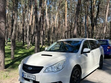 Белый Субару Легаси, объемом двигателя 2 л и пробегом 215 тыс. км за 7699 $, фото 1 на Automoto.ua