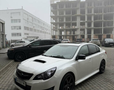 Белый Субару Легаси, объемом двигателя 2.46 л и пробегом 178 тыс. км за 10999 $, фото 1 на Automoto.ua