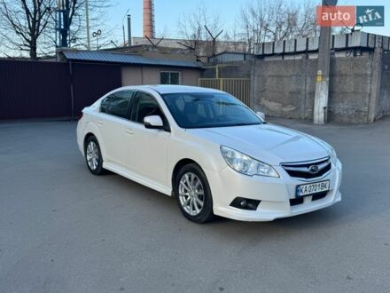 Білий Субару Легасі, об'ємом двигуна 1.99 л та пробігом 178 тис. км за 8000 $, фото 1 на Automoto.ua