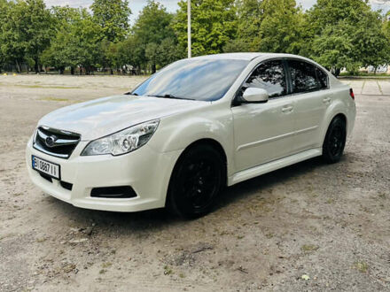 Субару Легаси 2012 в Харькове на Automoto.ua Белый Субару Легаси, объемом двигателя 2.5 л и пробегом 221 тыс. км за 7500 $, фото 1 на Automoto.ua