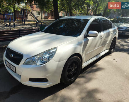 Білий Субару Легасі, об'ємом двигуна 2.5 л та пробігом 210 тис. км за 9500 $, фото 1 на Automoto.ua