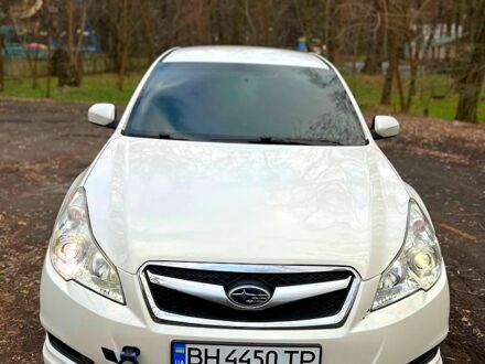 Субару Легаси 2012 в Светловдске на Automoto.ua Белый Субару Легаси, объемом двигателя 2.5 л и пробегом 0 тыс. км за 9500 $, фото 1 на Automoto.ua