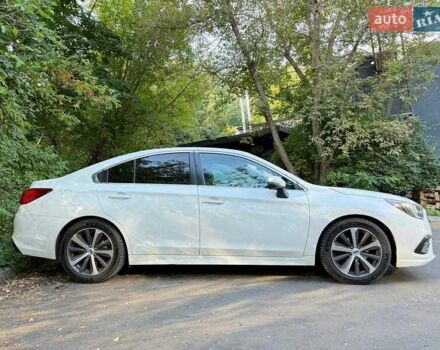 Білий Субару Легасі, об'ємом двигуна 2.46 л та пробігом 87 тис. км за 17000 $, фото 1 на Automoto.ua