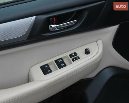 Бежевый Субару Легаси, объемом двигателя 2.5 л и пробегом 179 тыс. км за 10500 $, фото 17 на Automoto.ua