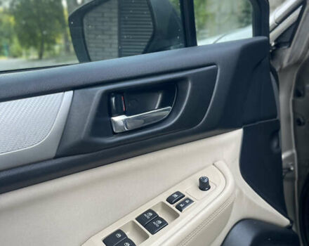 Бежевый Субару Легаси, объемом двигателя 2.46 л и пробегом 257 тыс. км за 9700 $, фото 12 на Automoto.ua