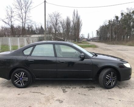 Черный Субару Легаси, объемом двигателя 2.5 л и пробегом 200 тыс. км за 3850 $, фото 2 на Automoto.ua