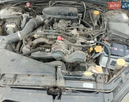 Чорний Субару Легасі, об'ємом двигуна 2 л та пробігом 358 тис. км за 3100 $, фото 1 на Automoto.ua