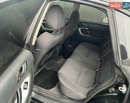 Черный Субару Легаси, объемом двигателя 1.99 л и пробегом 327 тыс. км за 5500 $, фото 16 на Automoto.ua