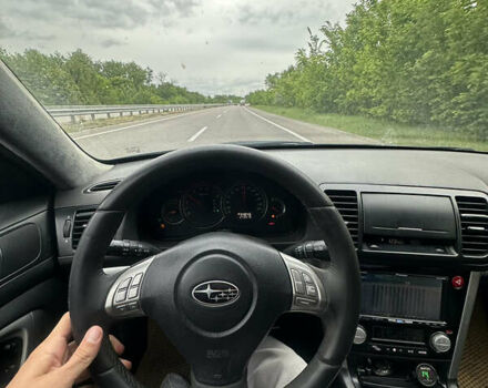 Черный Субару Легаси, объемом двигателя 2.46 л и пробегом 285 тыс. км за 5200 $, фото 7 на Automoto.ua