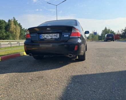 Черный Субару Легаси, объемом двигателя 2 л и пробегом 175 тыс. км за 10500 $, фото 4 на Automoto.ua