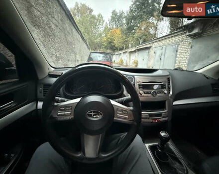 Черный Субару Легаси, объемом двигателя 2 л и пробегом 335 тыс. км за 8000 $, фото 6 на Automoto.ua