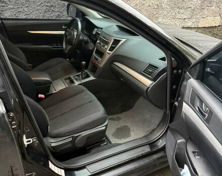 Черный Субару Легаси, объемом двигателя 2 л и пробегом 335 тыс. км за 8000 $, фото 4 на Automoto.ua