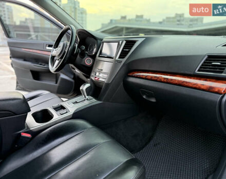 Чорний Субару Легасі, об'ємом двигуна 2.46 л та пробігом 226 тис. км за 9000 $, фото 45 на Automoto.ua