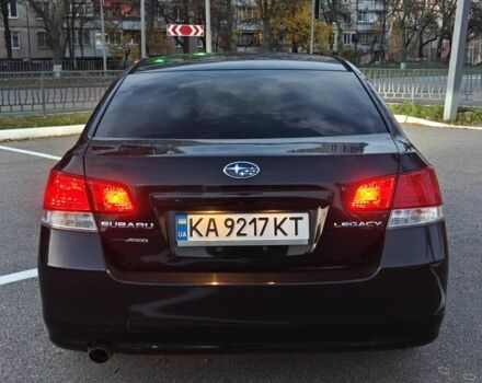Черный Субару Легаси, объемом двигателя 2.5 л и пробегом 200 тыс. км за 7400 $, фото 2 на Automoto.ua