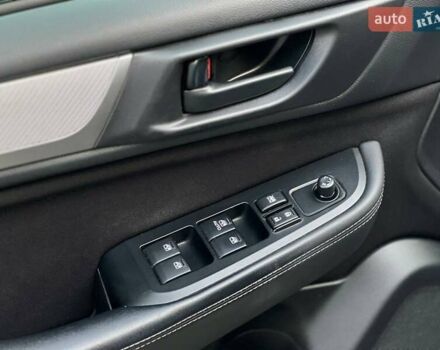 Черный Субару Легаси, объемом двигателя 2.5 л и пробегом 124 тыс. км за 10600 $, фото 6 на Automoto.ua