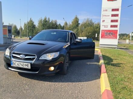 Чорний Субару Легасі, об'ємом двигуна 2 л та пробігом 175 тис. км за 10500 $, фото 1 на Automoto.ua