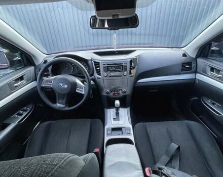 Красный Субару Легаси, объемом двигателя 2.5 л и пробегом 244 тыс. км за 7900 $, фото 7 на Automoto.ua