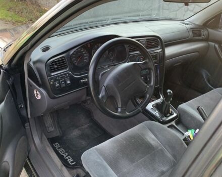 Сірий Субару Легасі, об'ємом двигуна 2 л та пробігом 270 тис. км за 3600 $, фото 5 на Automoto.ua