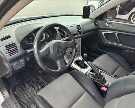Серый Субару Легаси, объемом двигателя 2 л и пробегом 266 тыс. км за 5300 $, фото 11 на Automoto.ua