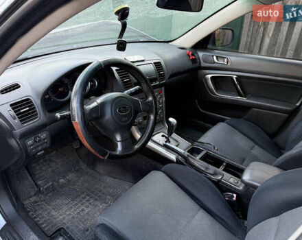 Сірий Субару Легасі, об'ємом двигуна 2 л та пробігом 300 тис. км за 2700 $, фото 2 на Automoto.ua