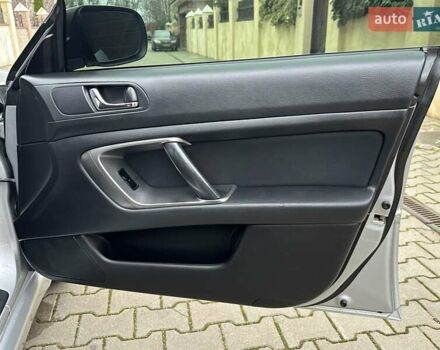 Сірий Субару Легасі, об'ємом двигуна 1.99 л та пробігом 230 тис. км за 4999 $, фото 52 на Automoto.ua