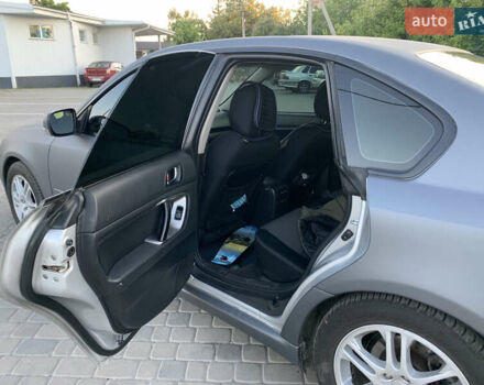 Сірий Субару Легасі, об'ємом двигуна 2 л та пробігом 230 тис. км за 5500 $, фото 45 на Automoto.ua