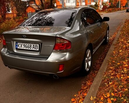 Сірий Субару Легасі, об'ємом двигуна 2 л та пробігом 244 тис. км за 6500 $, фото 2 на Automoto.ua