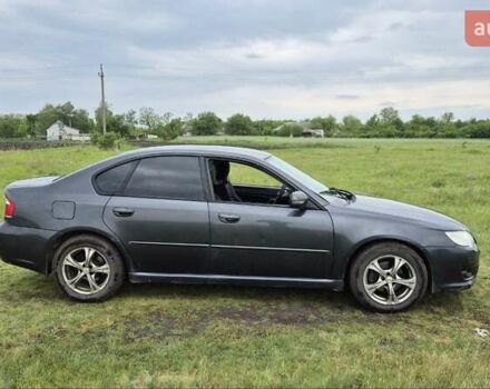 Серый Субару Легаси, объемом двигателя 1.99 л и пробегом 250 тыс. км за 5500 $, фото 3 на Automoto.ua