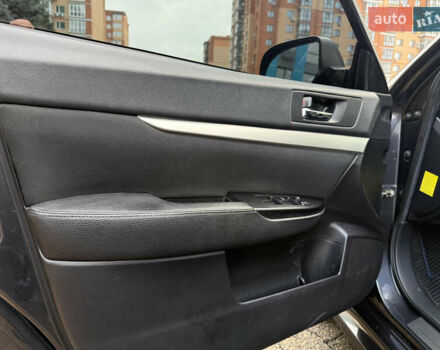 Серый Субару Легаси, объемом двигателя 2.5 л и пробегом 190 тыс. км за 6499 $, фото 16 на Automoto.ua