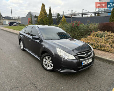 Серый Субару Легаси, объемом двигателя 2.46 л и пробегом 190 тыс. км за 5999 $, фото 2 на Automoto.ua