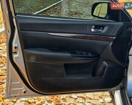 Сірий Субару Легасі, об'ємом двигуна 2.46 л та пробігом 219 тис. км за 7300 $, фото 5 на Automoto.ua