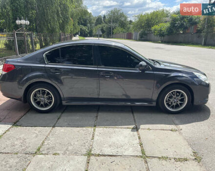 Серый Субару Легаси, объемом двигателя 2.46 л и пробегом 210 тыс. км за 9500 $, фото 4 на Automoto.ua