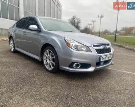 Серый Субару Легаси, объемом двигателя 2.46 л и пробегом 162 тыс. км за 8400 $, фото 1 на Automoto.ua