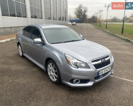 Серый Субару Легаси, объемом двигателя 2.46 л и пробегом 162 тыс. км за 8400 $, фото 2 на Automoto.ua