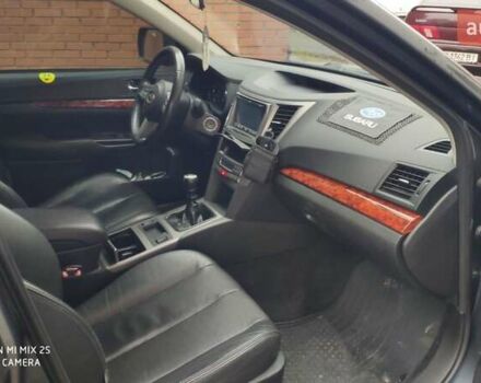 Сірий Субару Легасі, об'ємом двигуна 2 л та пробігом 178 тис. км за 6500 $, фото 2 на Automoto.ua