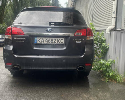 Серый Субару Легаси, объемом двигателя 2 л и пробегом 263 тыс. км за 7500 $, фото 2 на Automoto.ua