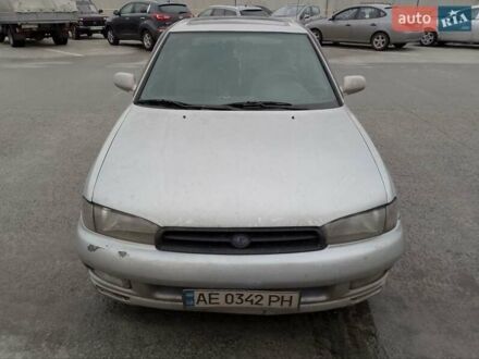 Серый Субару Легаси, объемом двигателя 2.46 л и пробегом 280 тыс. км за 2400 $, фото 1 на Automoto.ua