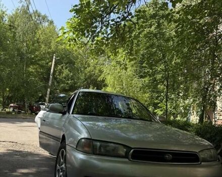 Сірий Субару Легасі, об'ємом двигуна 1.99 л та пробігом 300 тис. км за 2949 $, фото 1 на Automoto.ua