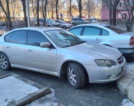 Серый Субару Легаси, объемом двигателя 2 л и пробегом 270 тыс. км за 3500 $, фото 1 на Automoto.ua