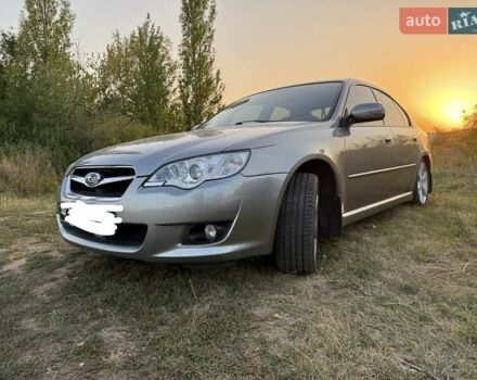 Серый Субару Легаси, объемом двигателя 2 л и пробегом 70 тыс. км за 8500 $, фото 1 на Automoto.ua