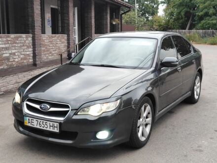 Сірий Субару Легасі, об'ємом двигуна 2 л та пробігом 290 тис. км за 5000 $, фото 1 на Automoto.ua